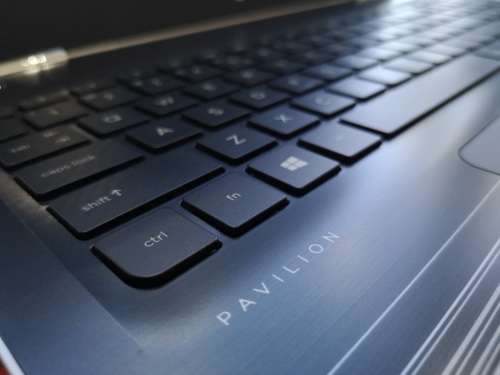 *Most Beautiful Laptop on Auction*7th GEN i7*HP PAVILION15*i7-7500U*1000GB SSHD*8GB DDR4*NVIDIA940MX